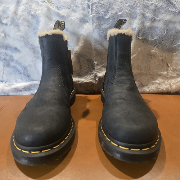 Dr. Martens 2976 Women's Faux Fur Lined Chelsea Boots - Picture 9 of 11
